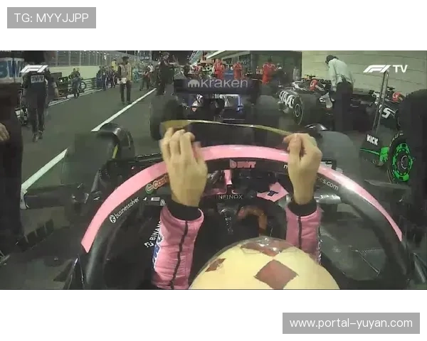 加斯利卡塔尔站赛车底板卡入异物，转向不足酿碰撞